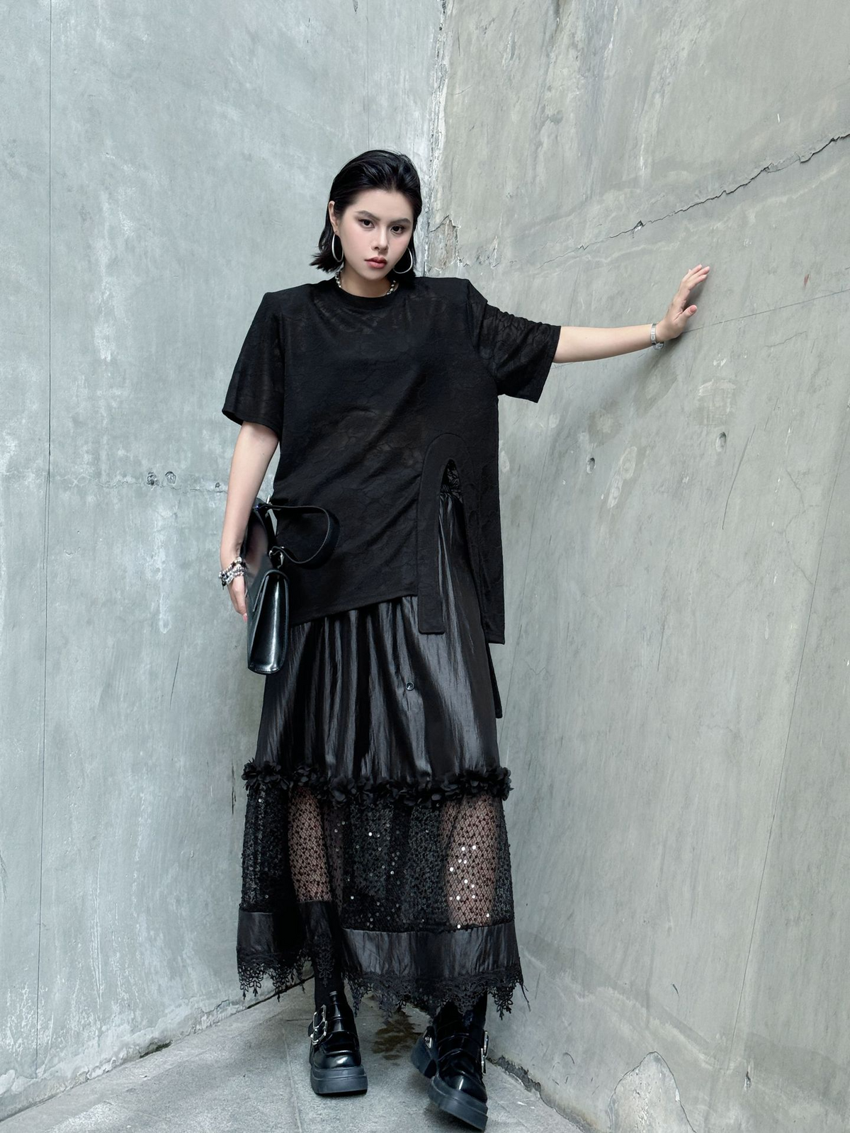Loop Cut Lace T-shirt