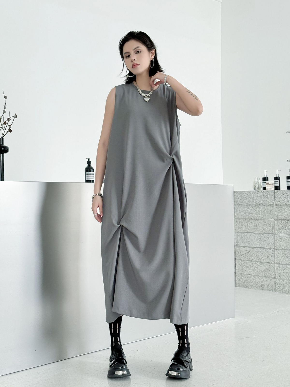 Twist Detail Sleeveless Dress