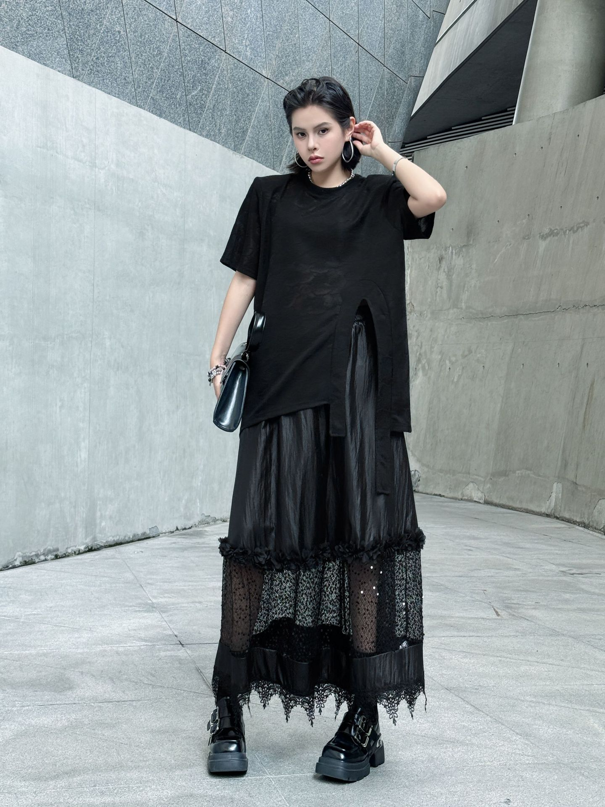 Loop Cut Lace T-shirt