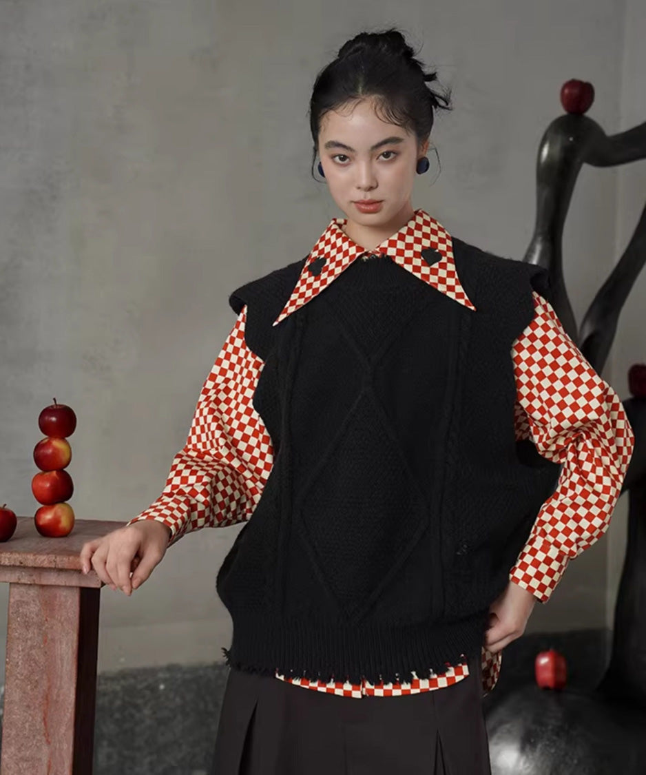 Checker Emblem Collar Blouse