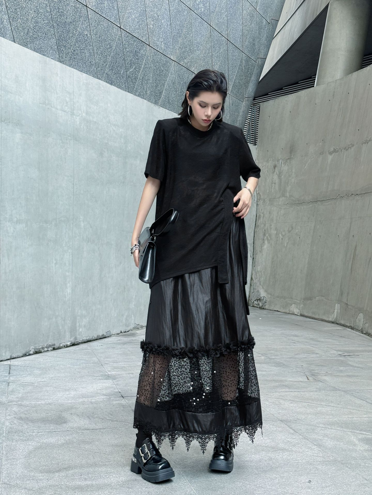 Loop Cut Lace T-shirt
