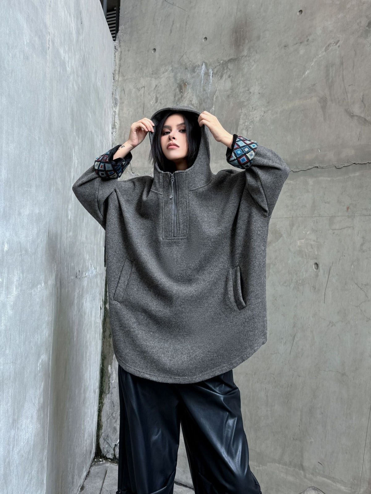 Pattern Cuff Hooded Top