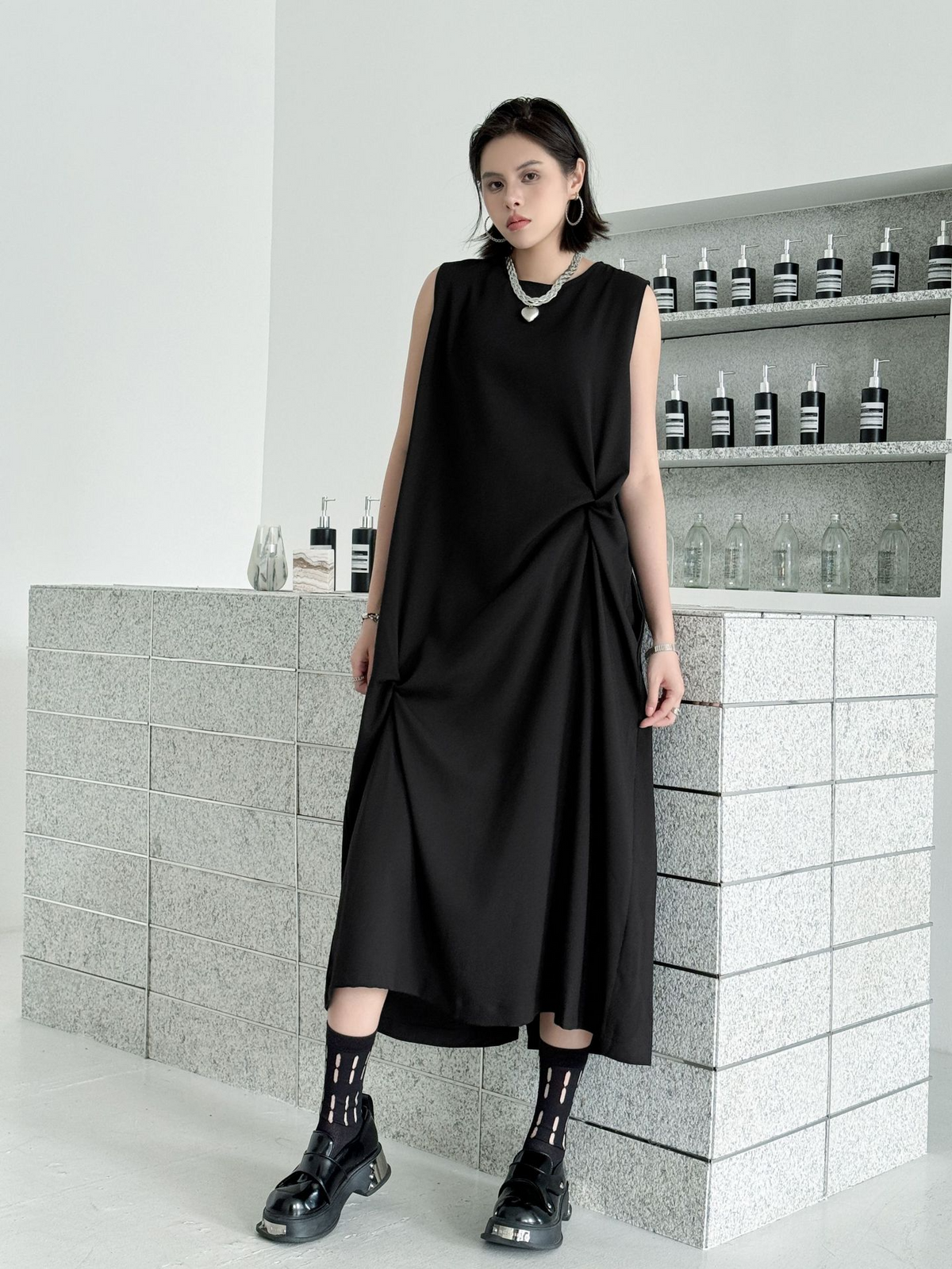 Twist Detail Sleeveless Dress
