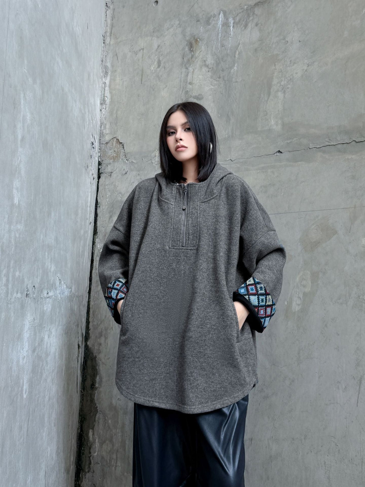 Pattern Cuff Hooded Top