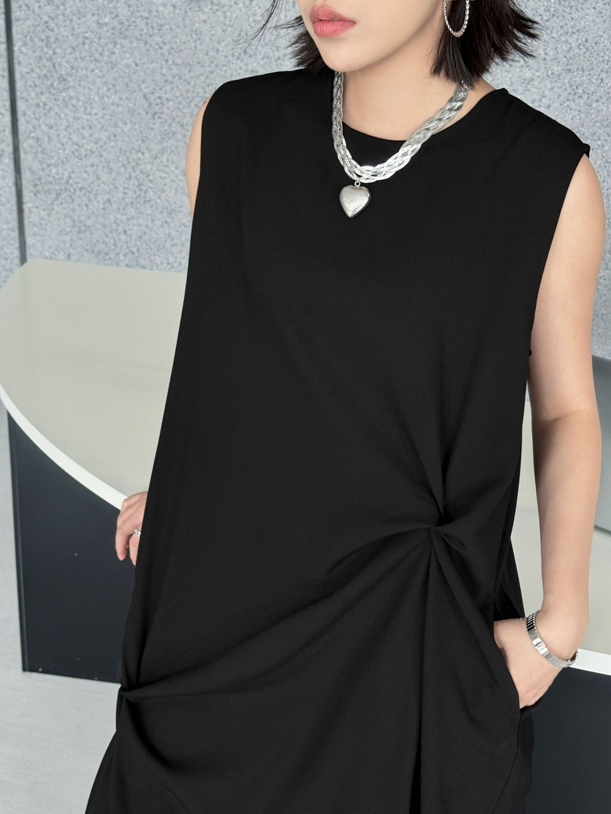 Twist Detail Sleeveless Dress