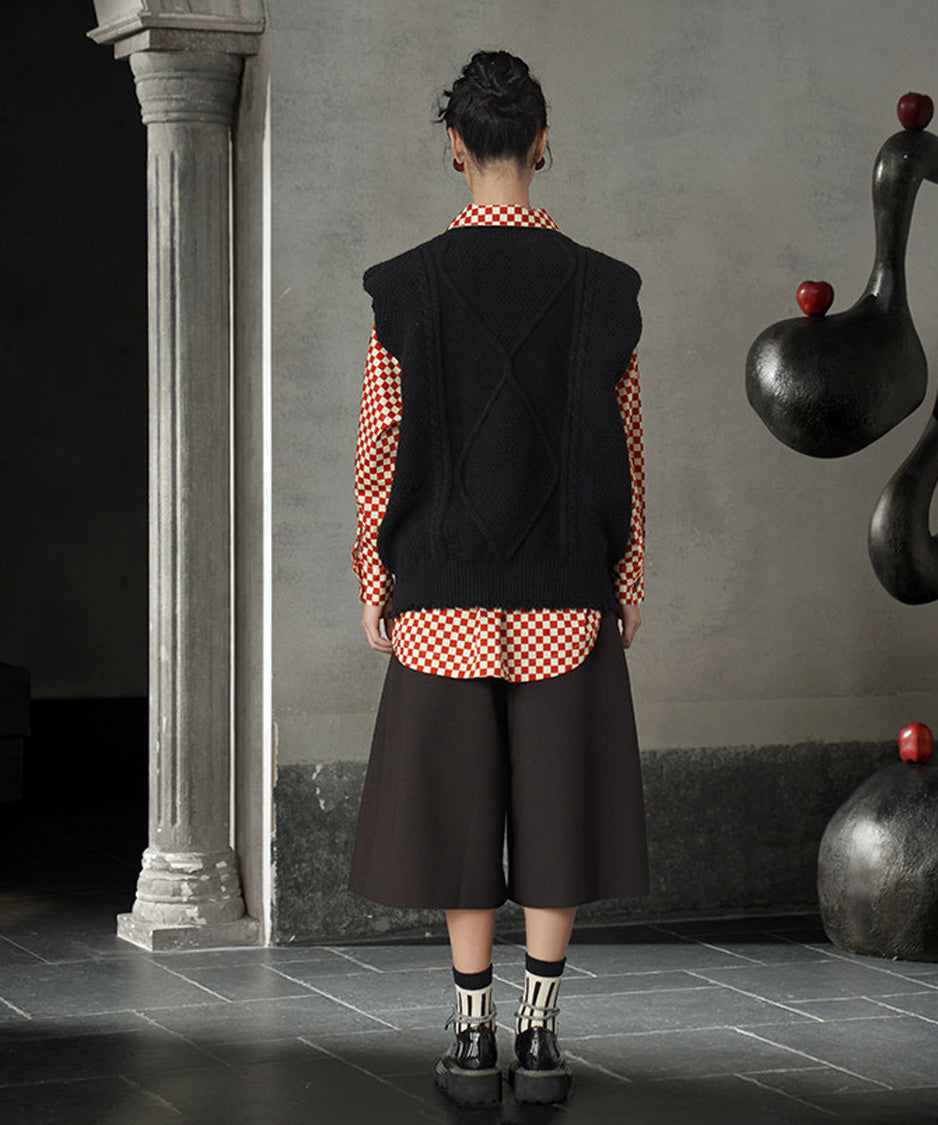 Checker Emblem Collar Blouse