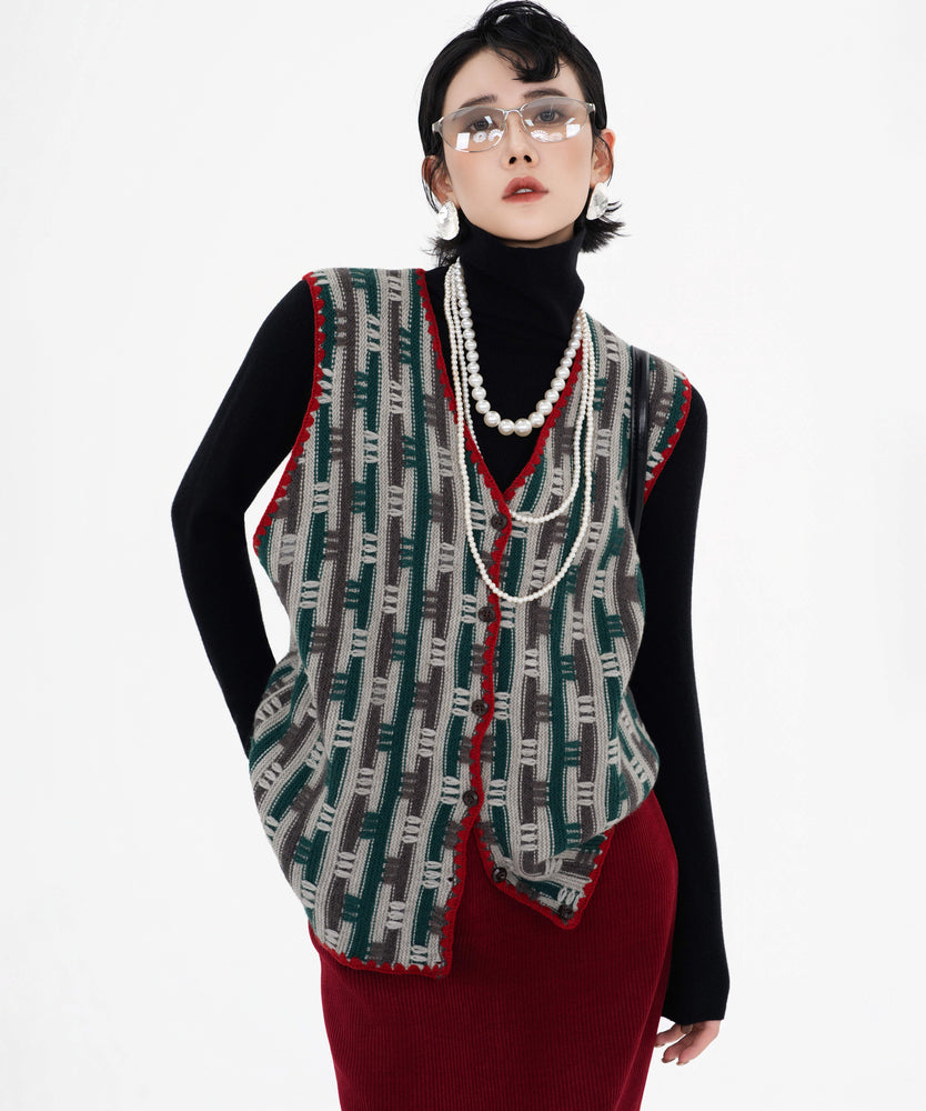 Pattern Trim Knit Vest