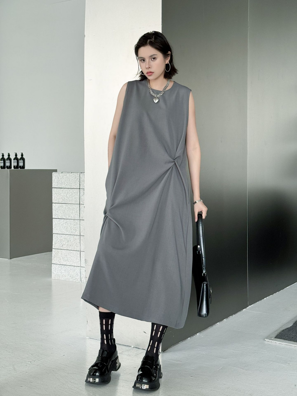 Twist Detail Sleeveless Dress