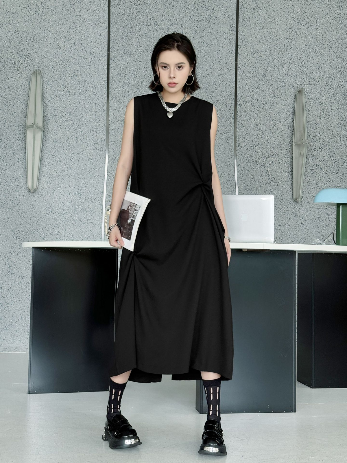 Twist Detail Sleeveless Dress
