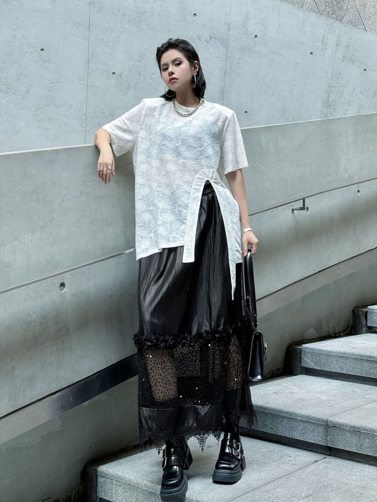 Loop Cut Lace T-shirt