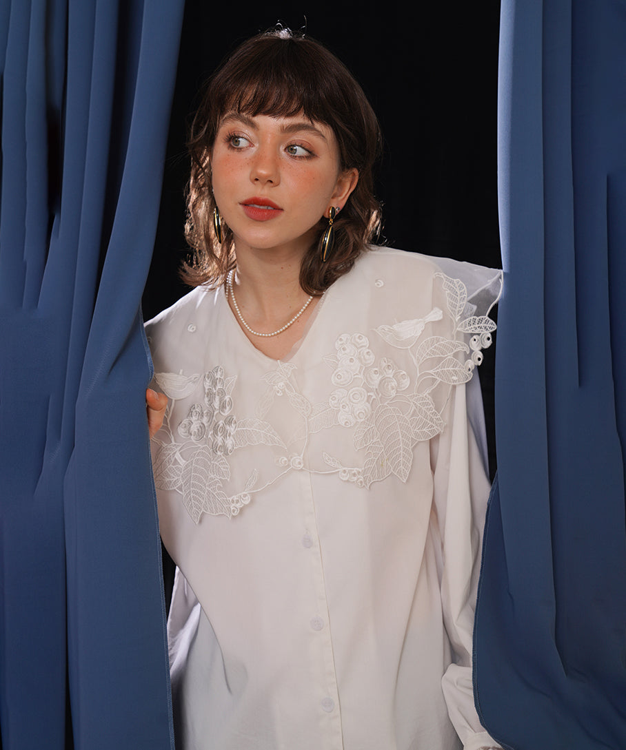 Embroidered Bird Collar Blouse