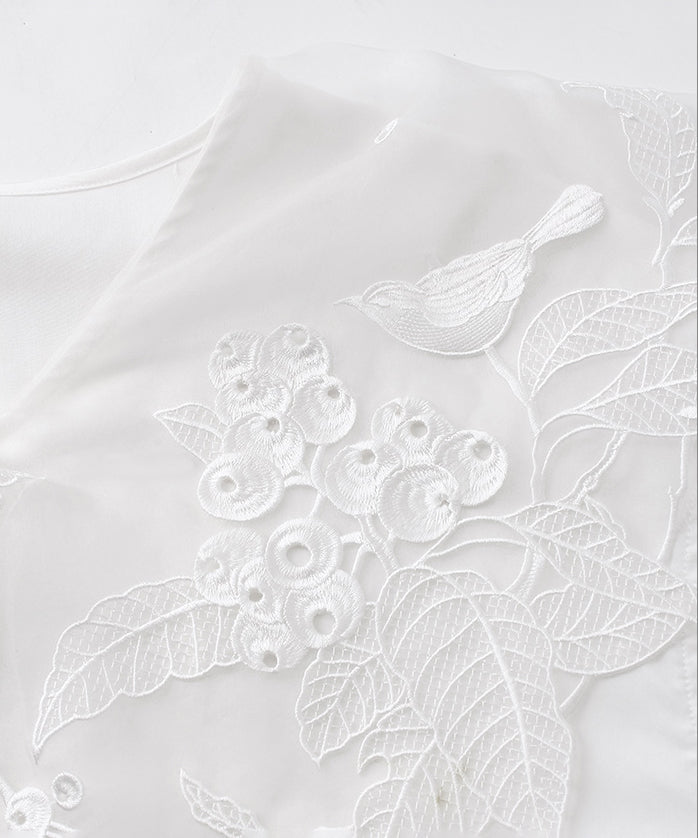 Embroidered Bird Collar Blouse