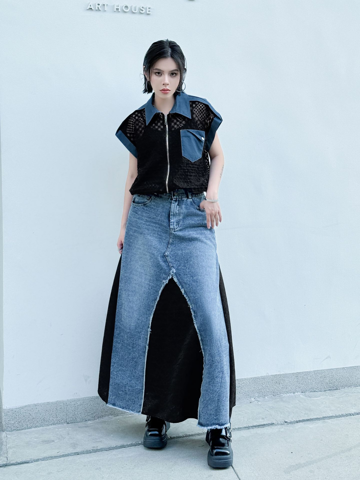 Mesh Contrast Zip Top