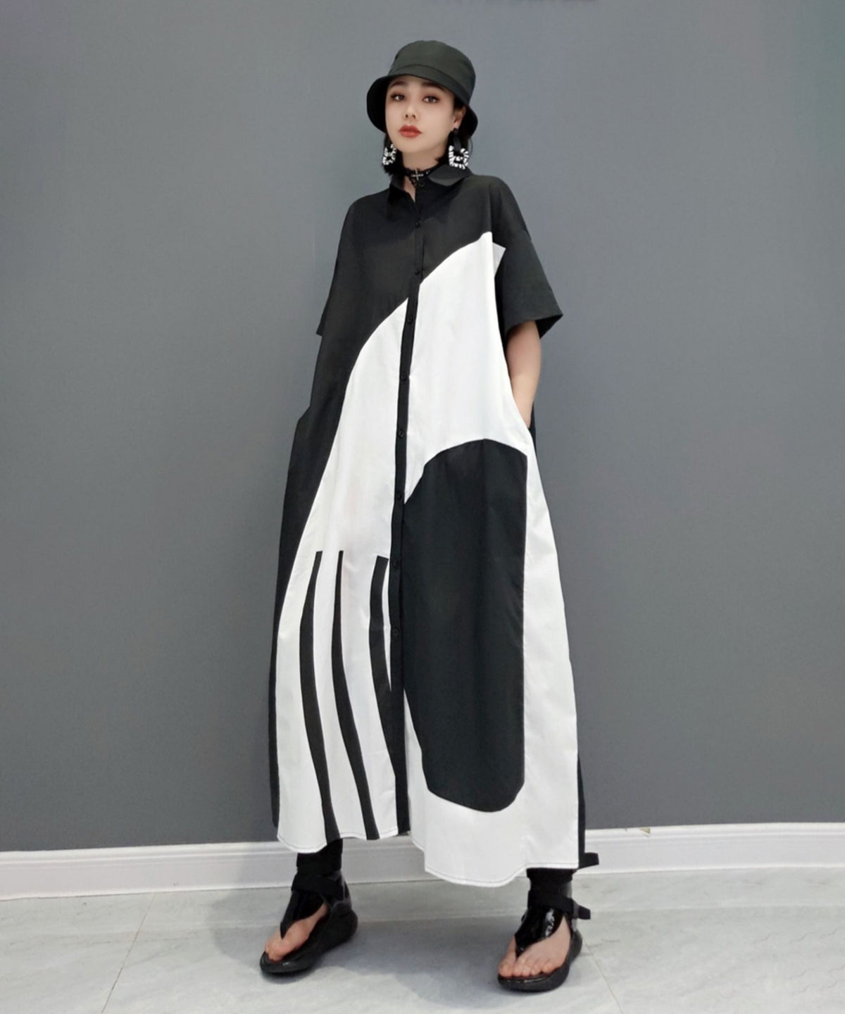 Monotone Graphic Shirt Dress