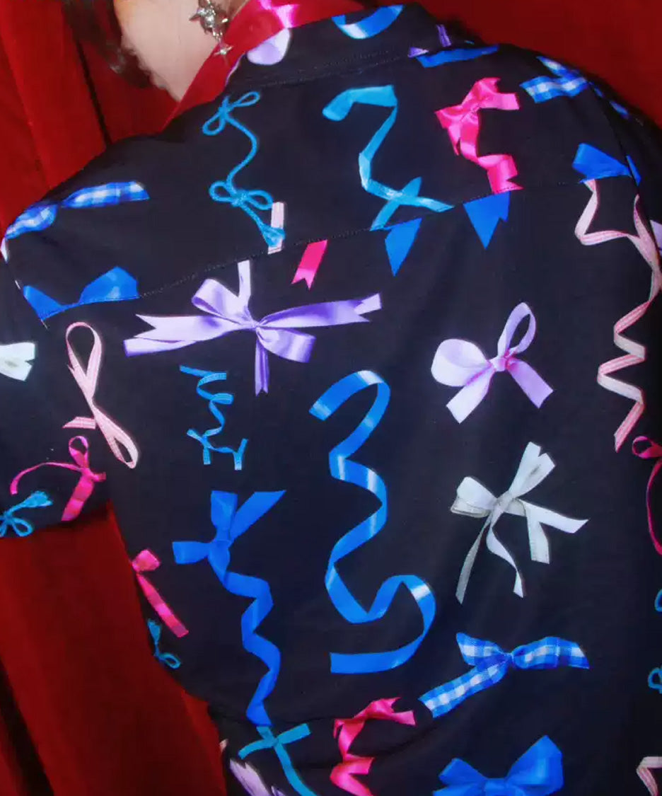 Ribbon Print Open Collar Blouse