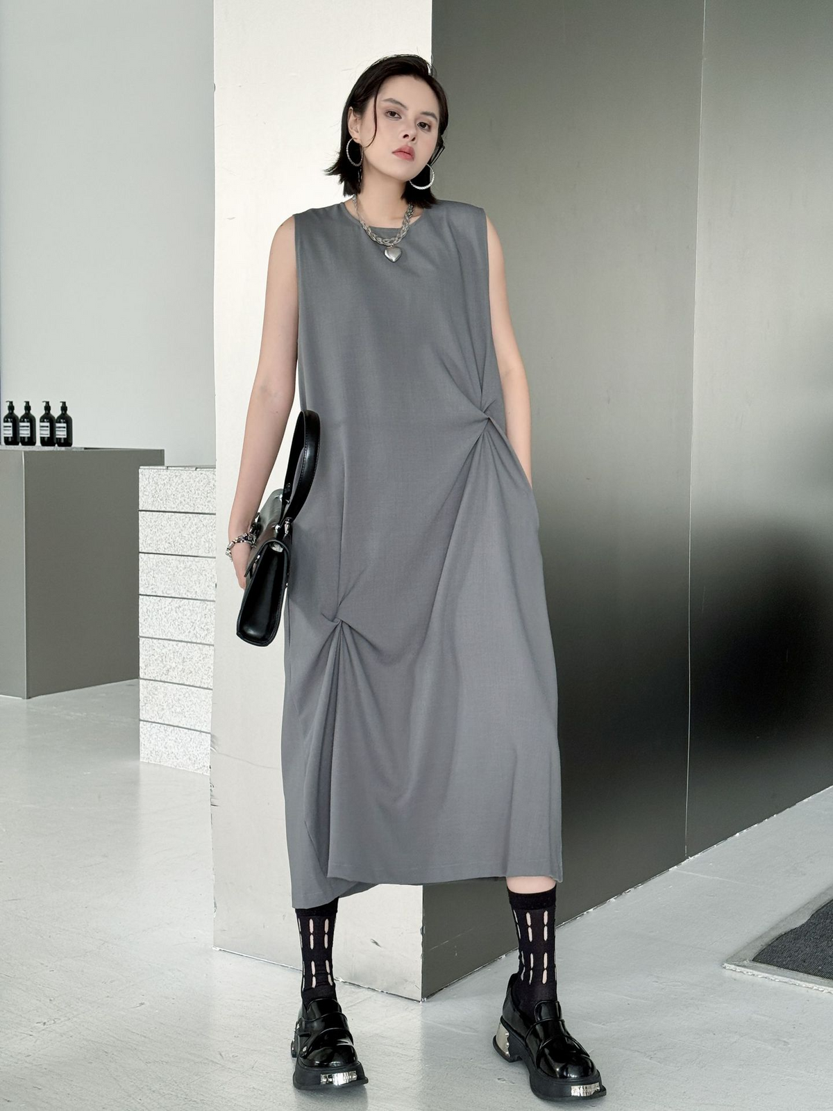 Twist Detail Sleeveless Dress