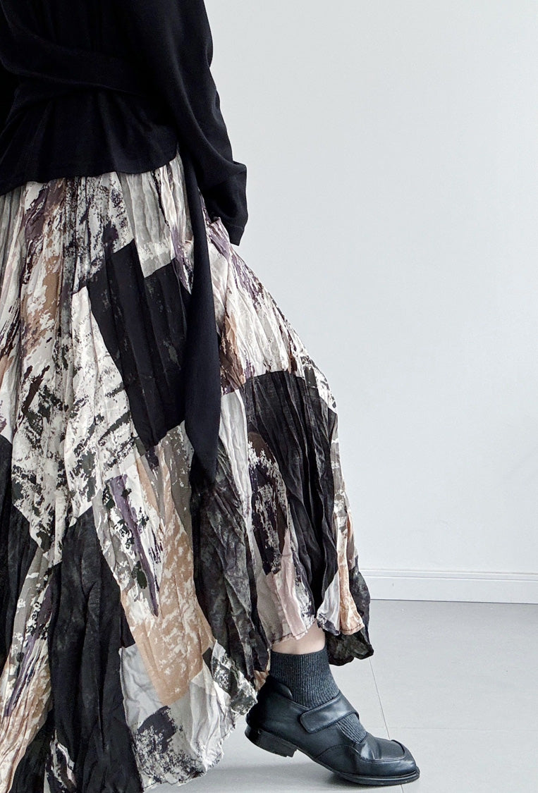 Abstract Print Pleated Skirt