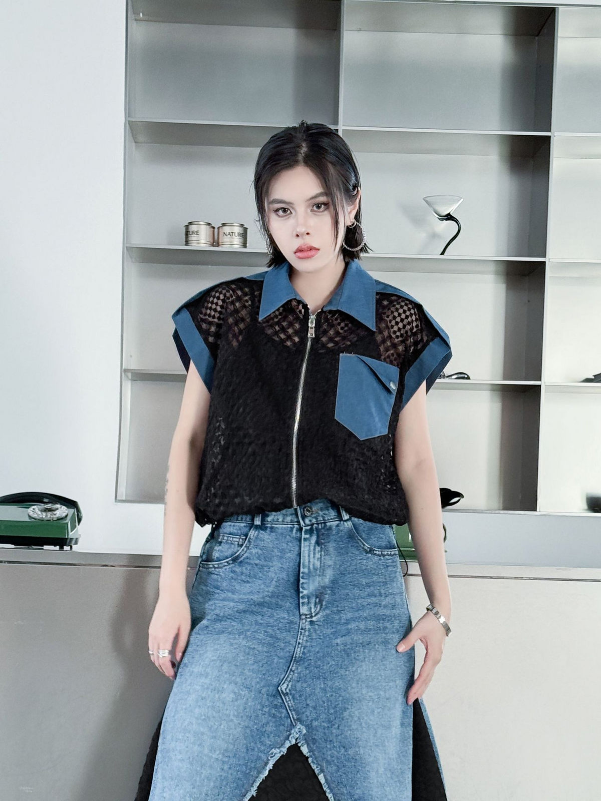 Mesh Contrast Zip Top