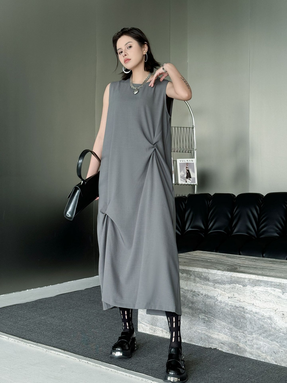 Twist Detail Sleeveless Dress