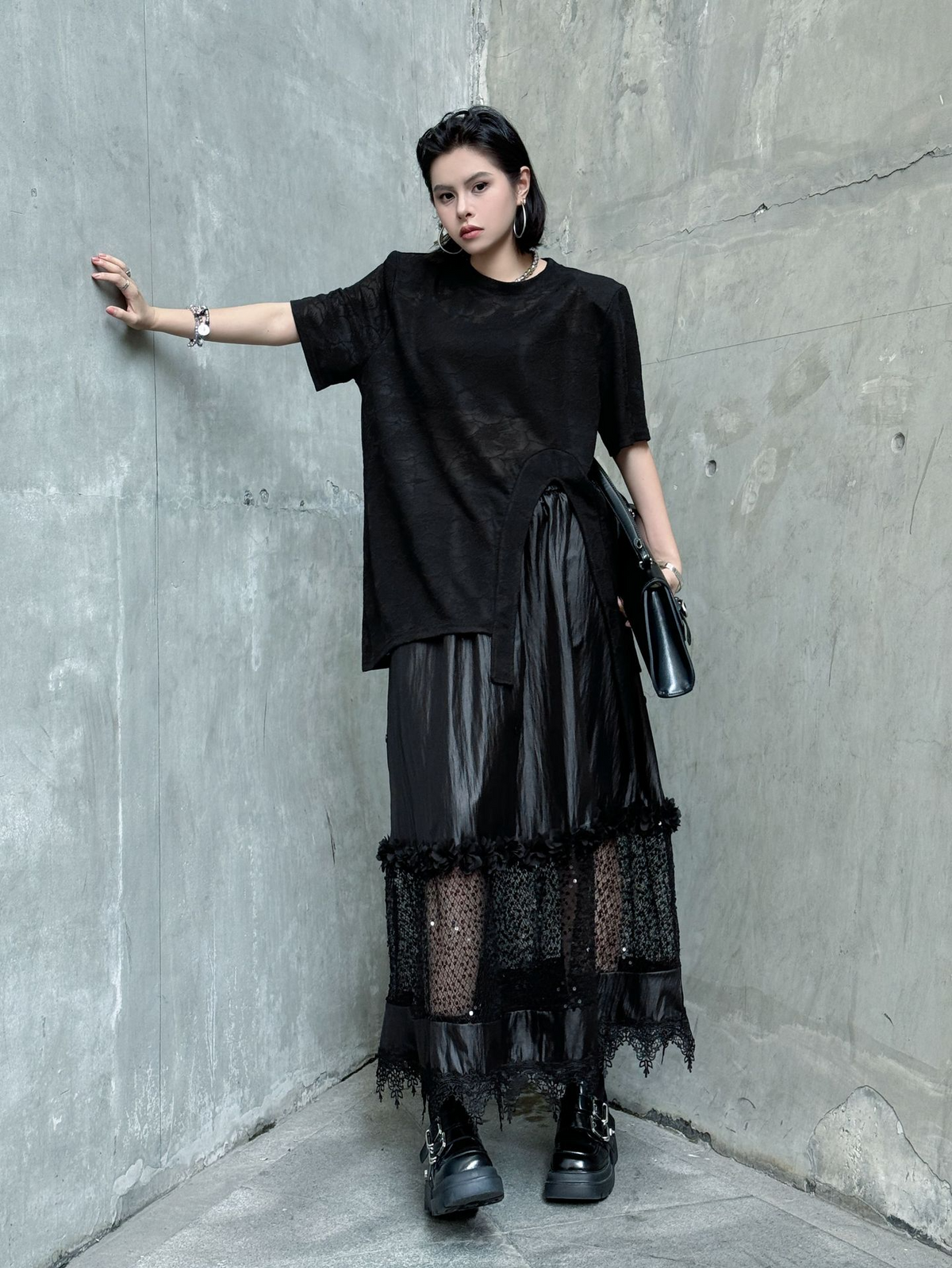 Loop Cut Lace T-shirt