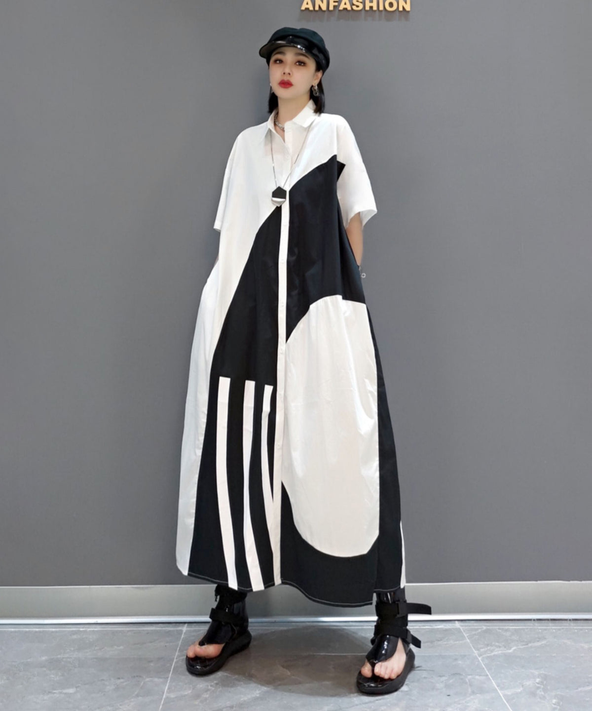 Monotone Graphic Shirt Dress