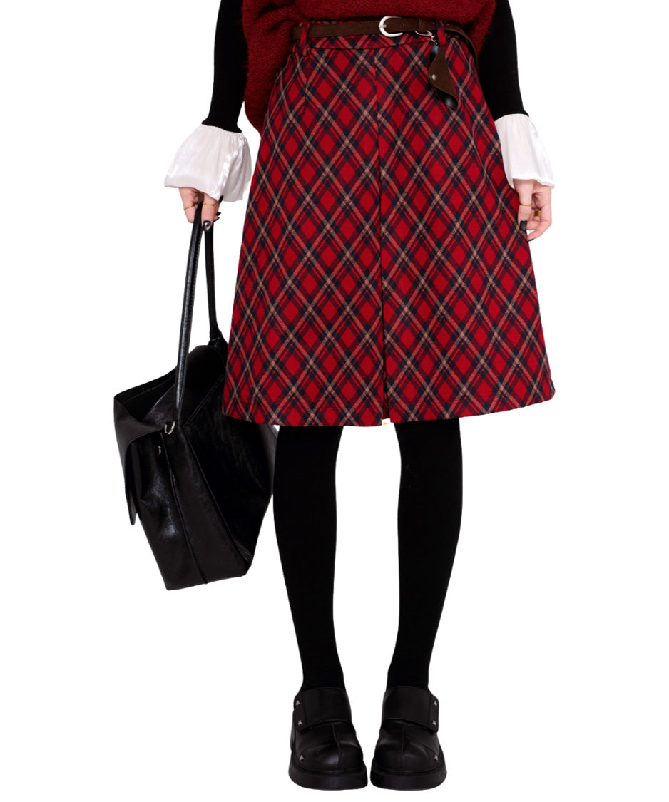 Front Pleat Touch Skirt
