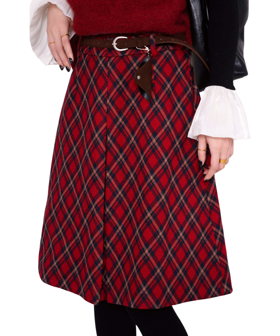 Front Pleat Touch Skirt