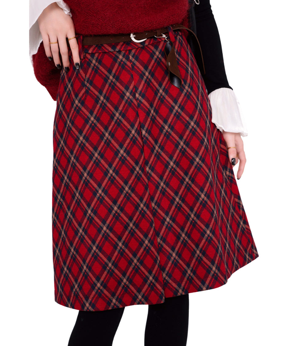 Front Pleat Touch Skirt