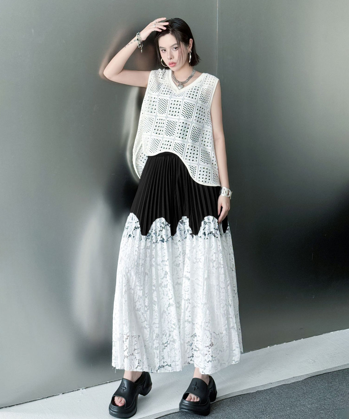 Bicolor Pleated Lace Skirt