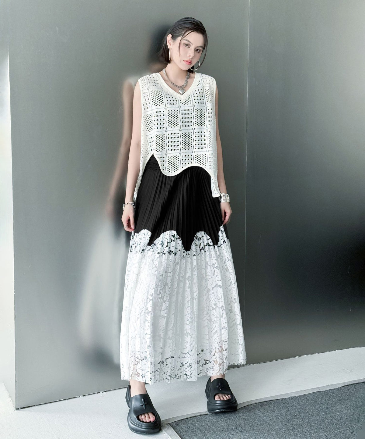 Bicolor Pleated Lace Skirt