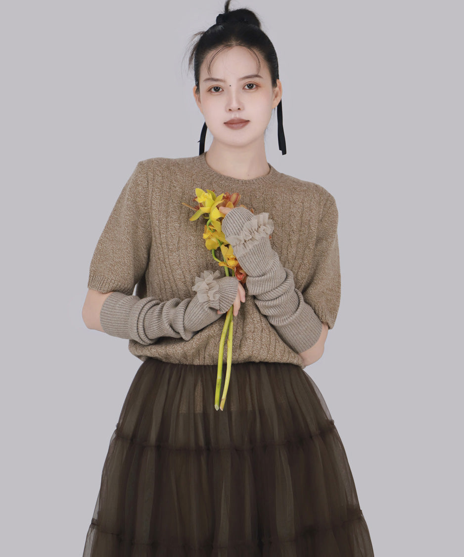 Avelisse Ruffle Gloves