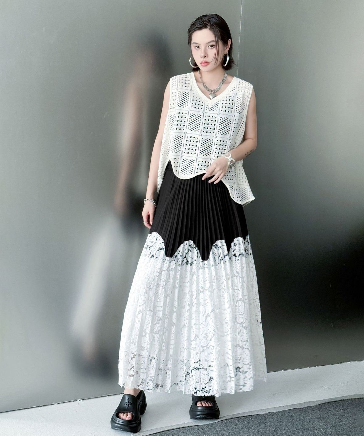 Bicolor Pleated Lace Skirt