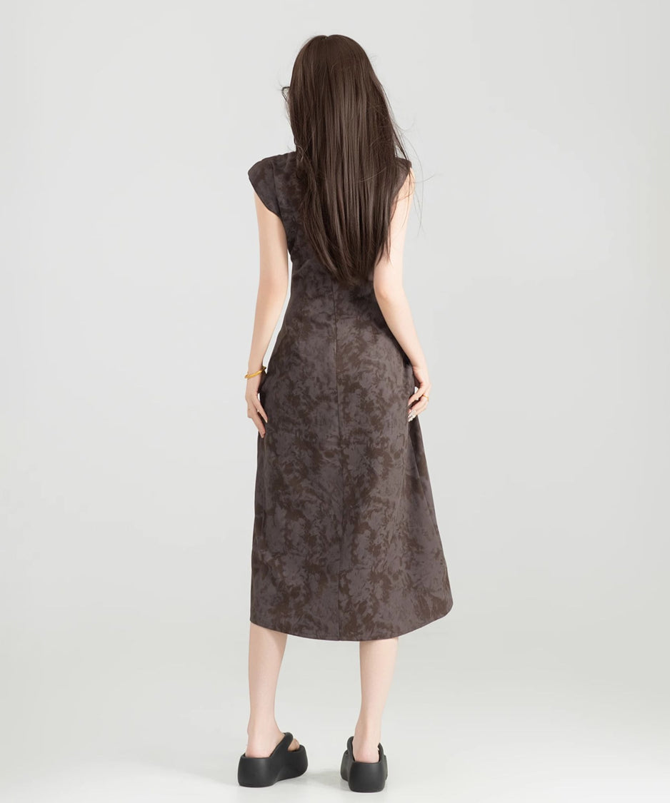 Shadow Pinch Dress