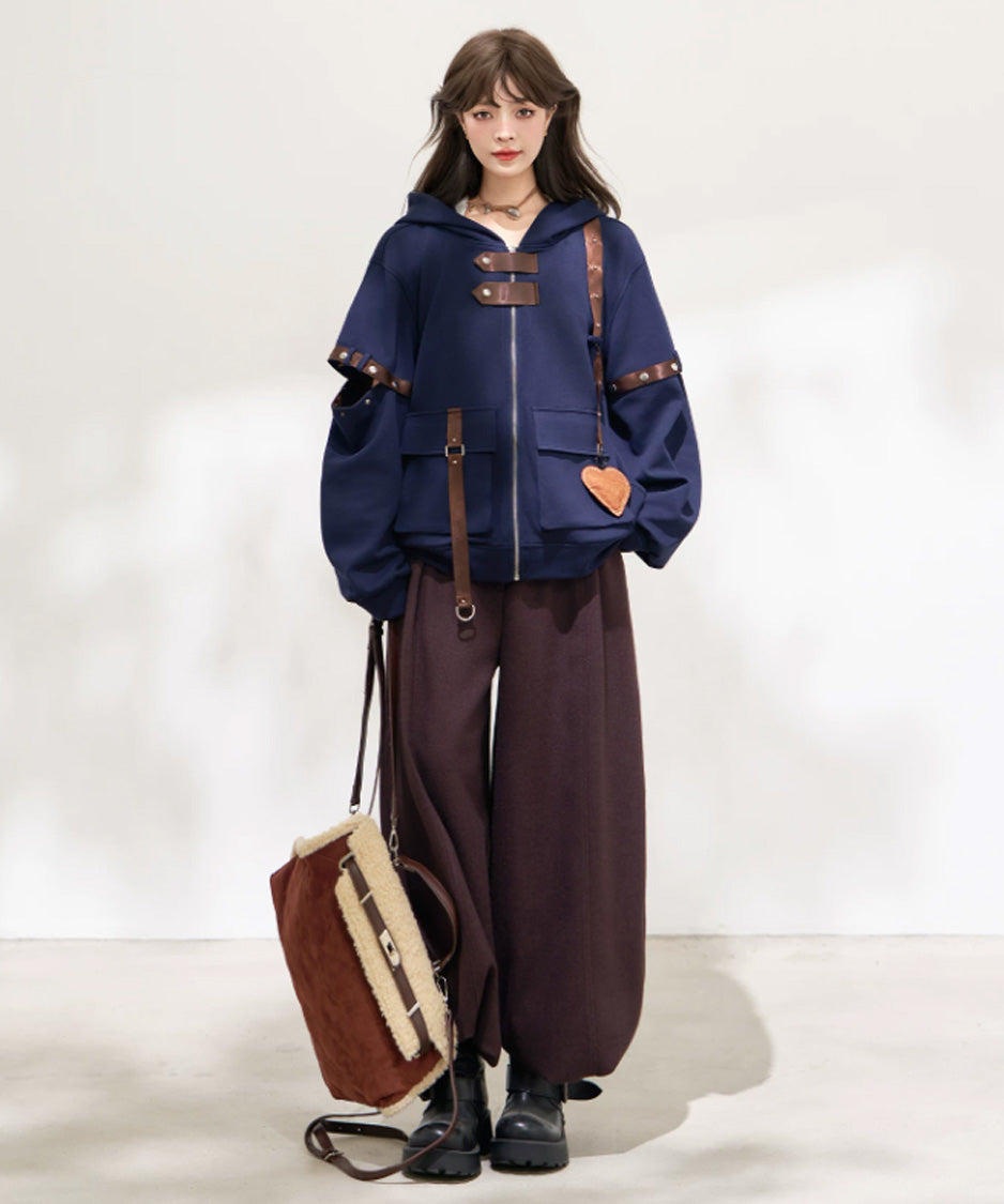 Buckle Switch Hoodie 長袖の正面全身着用・バッグ