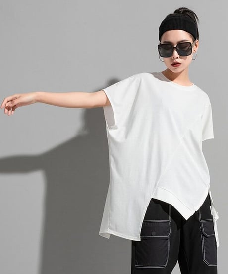 Diagonal zip top
