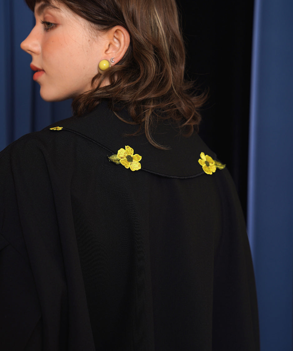 Small Flower Embroidery Collar Blouse