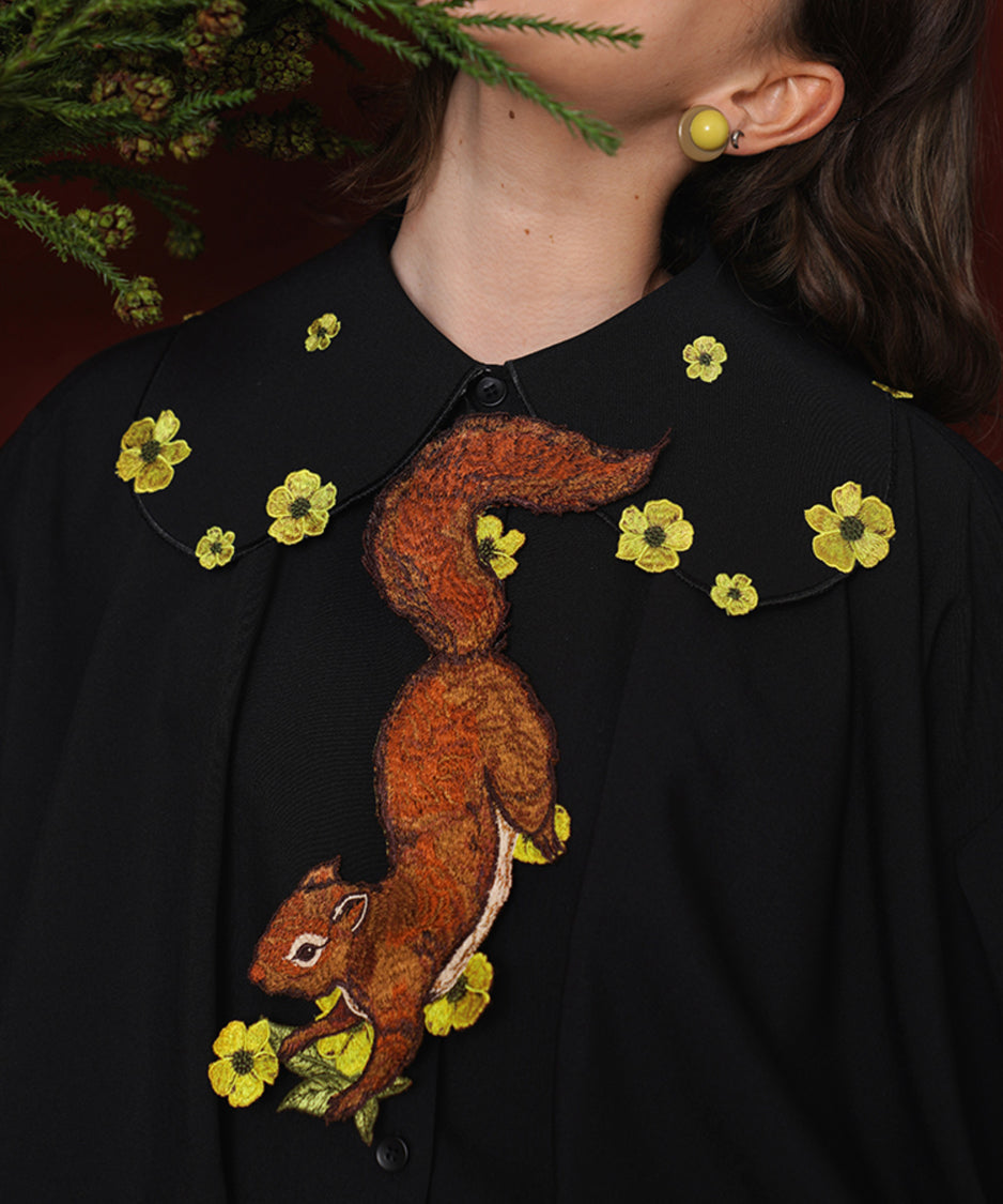 Small Flower Embroidery Collar Blouse