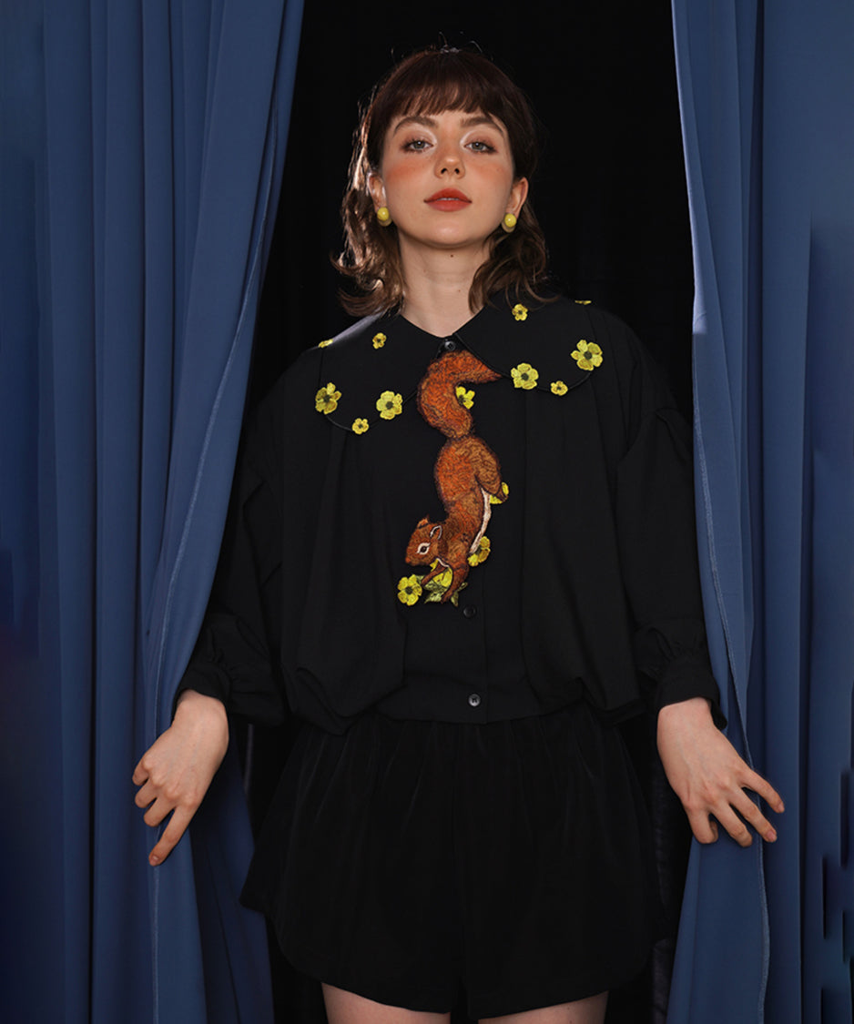 Small Flower Embroidery Collar Blouse