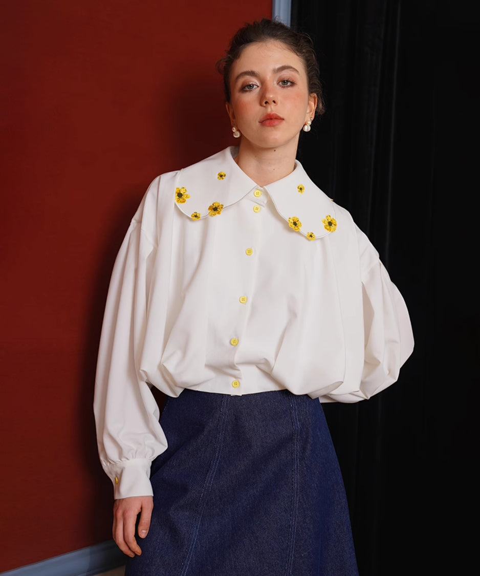 Small Flower Embroidery Collar Blouse
