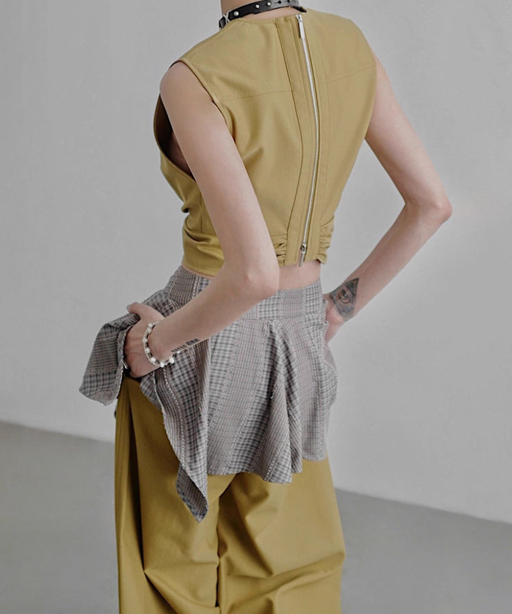 Twist Front No Sleeve Top