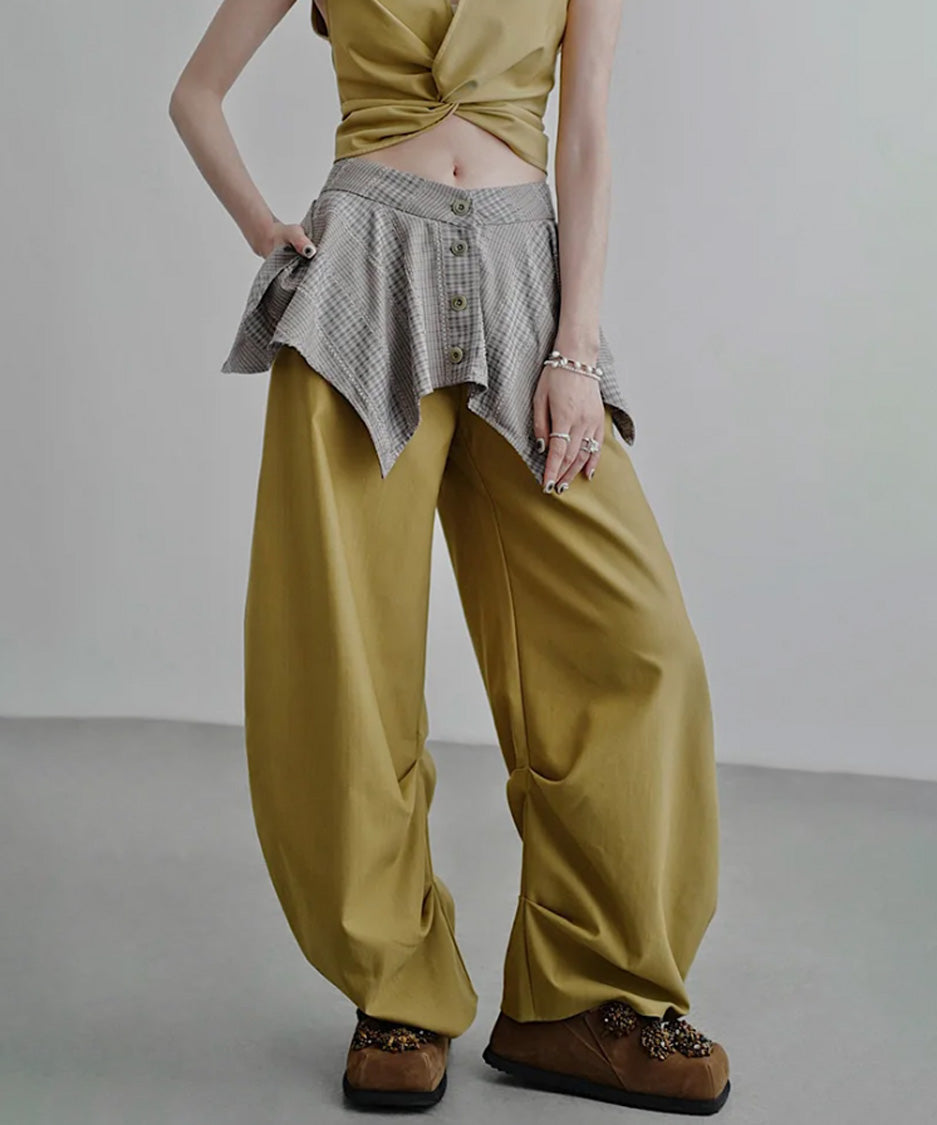 Shadow Flare Tuck Pants