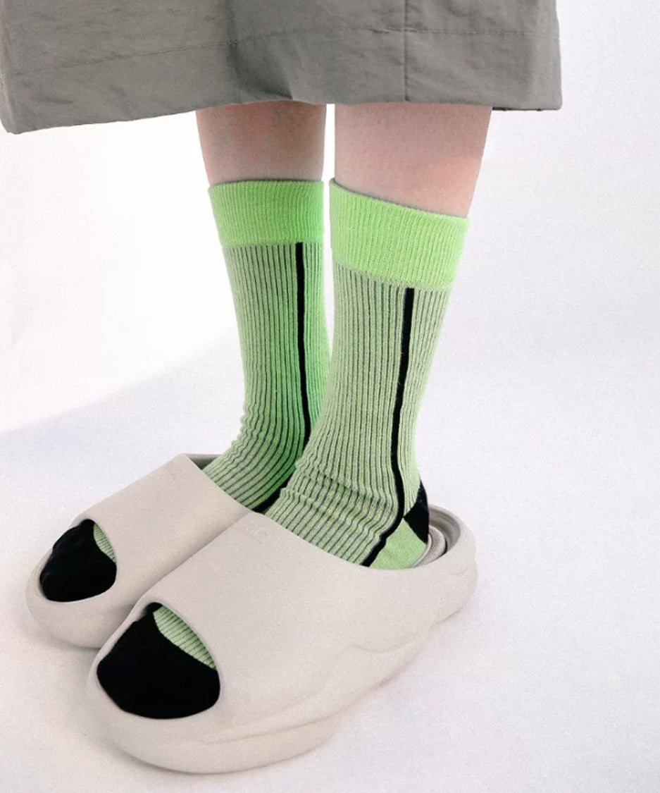Linear Rib Crew Socks