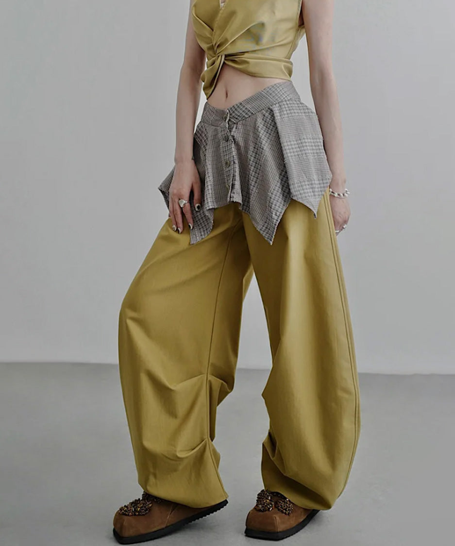 Shadow Flare Tuck Pants