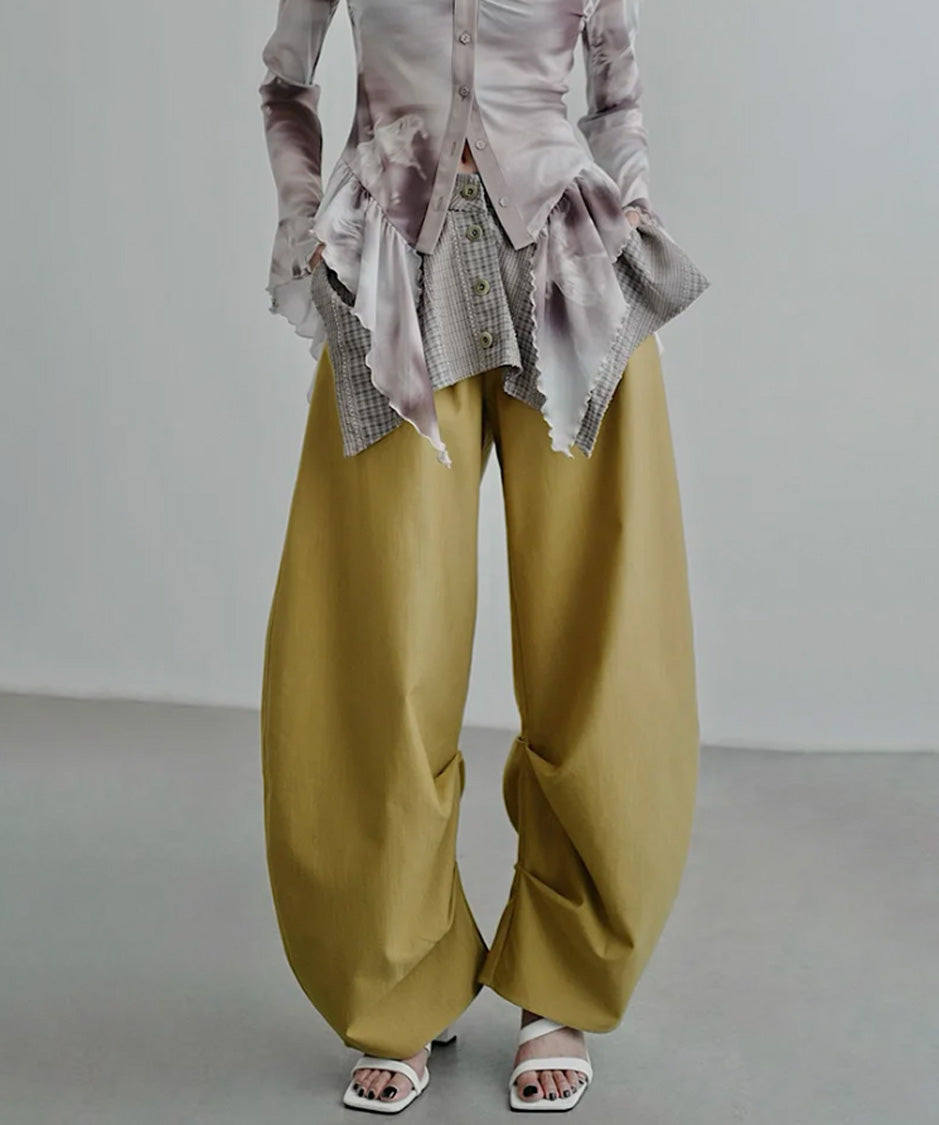 Shadow Flare Tuck Pants