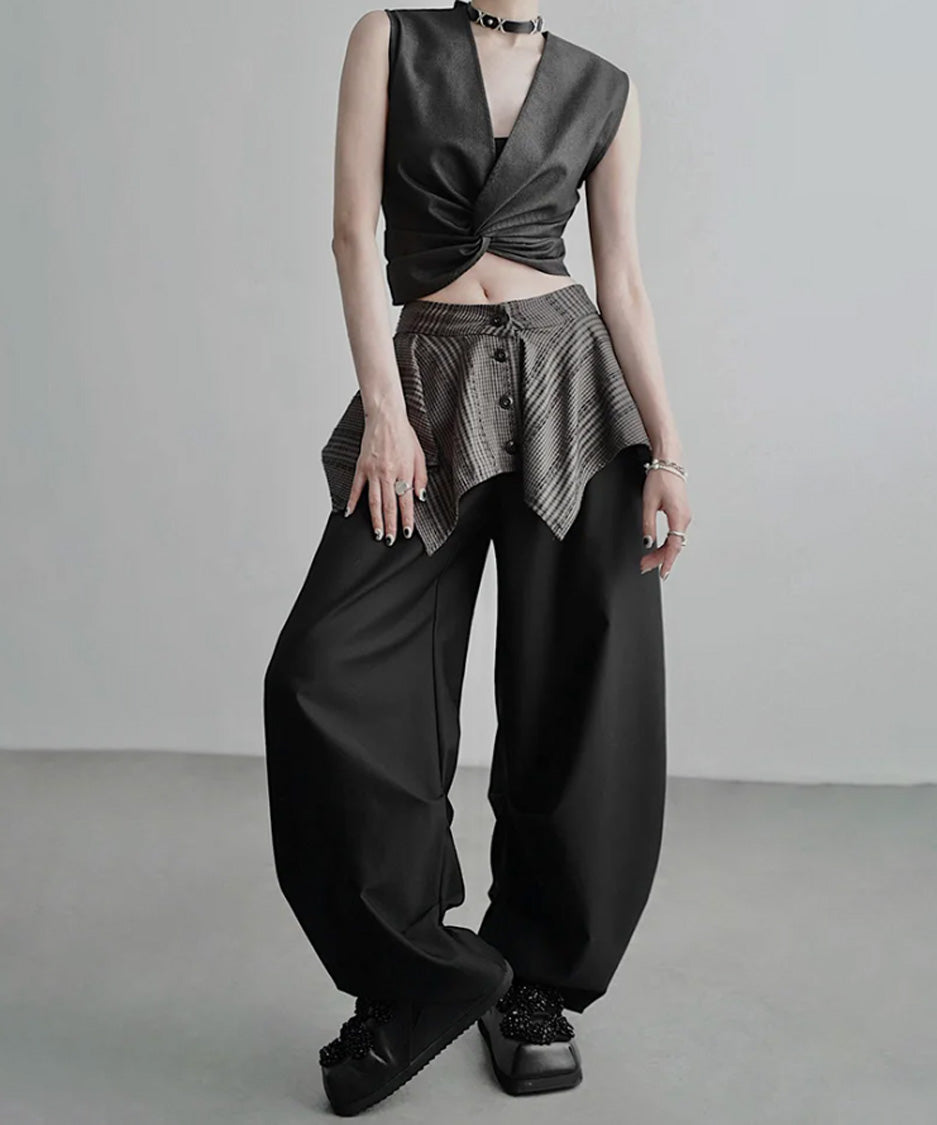 Shadow Flare Tuck Pants