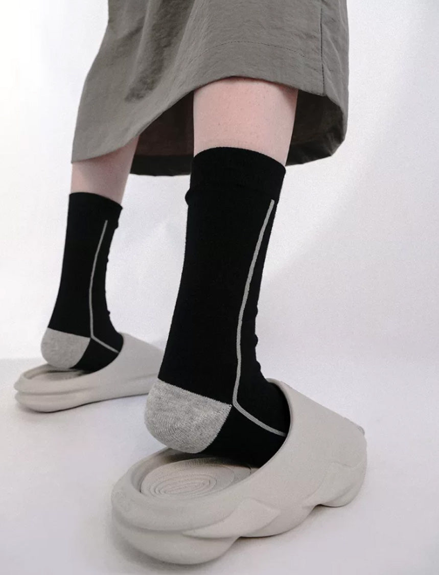 Linear Rib Crew Socks