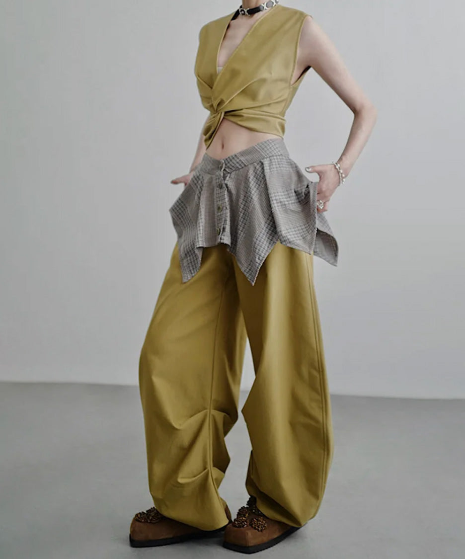 Shadow Flare Tuck Pants