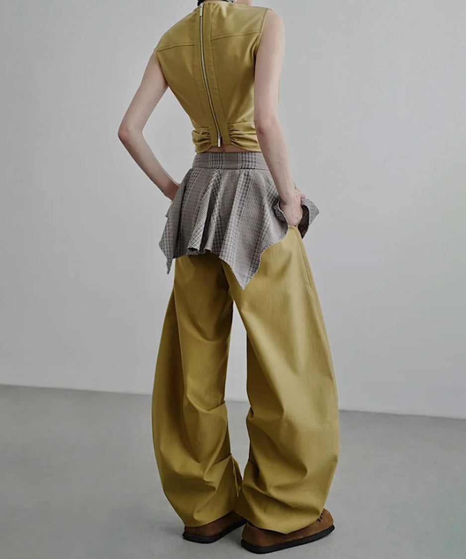 Shadow Flare Tuck Pants