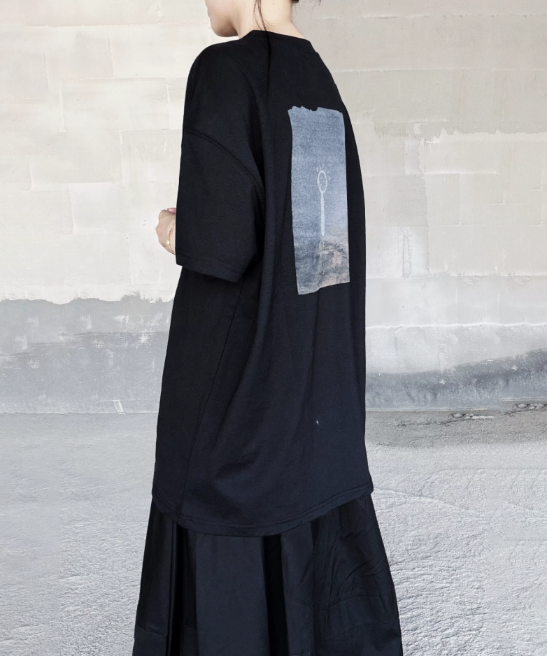 Button Fold Graphic Top