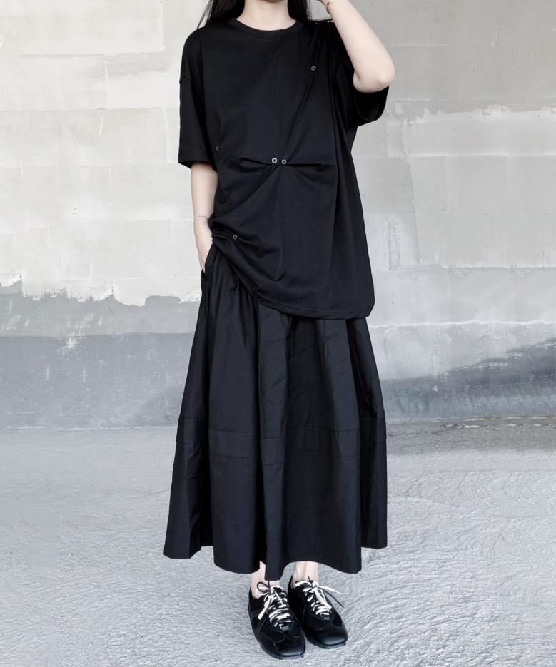 Button Fold Graphic Top